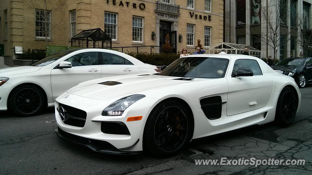 Mercedes SLS AMG spotted in Toronto, Canada