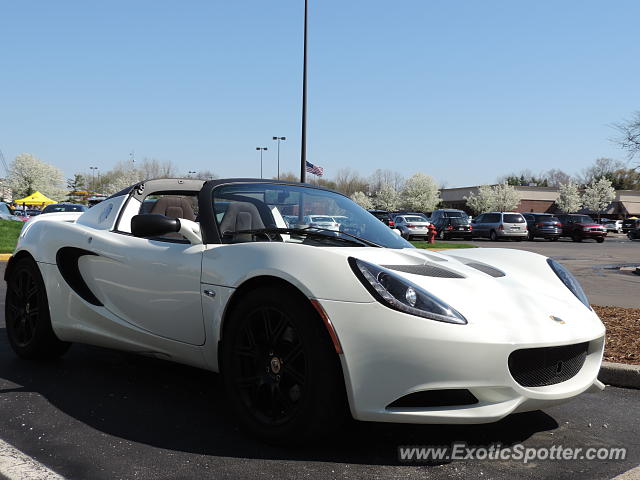 Lotus Elise spotted in Indianapolis, Indiana