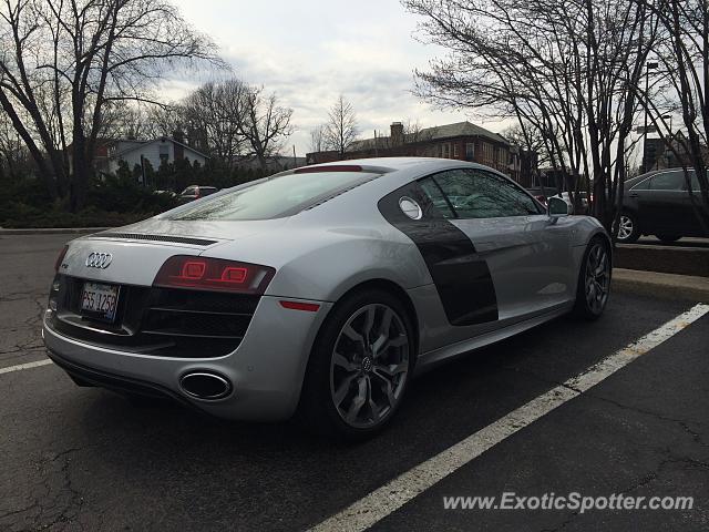 Audi R8 spotted in Winnetka, Illinois