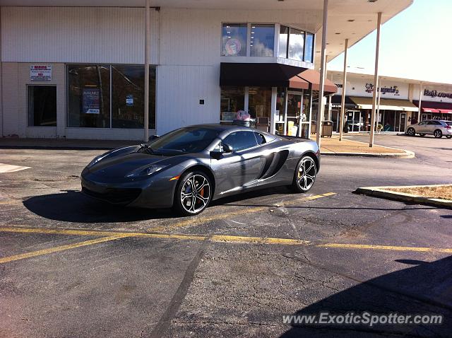 Mclaren MP4-12C spotted in Winnetka, Illinois