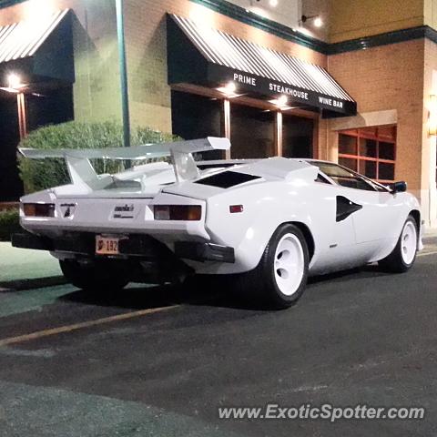 Lamborghini Countach spotted in Indianapolis, Indiana