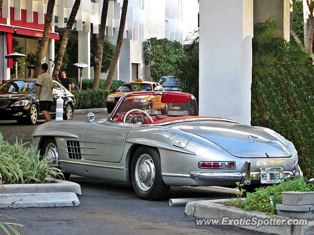 Mercedes 300SL spotted in Miami, Florida