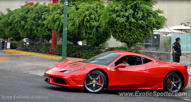 Ferrari 458 Italia spotted in Mexico City, Mexico