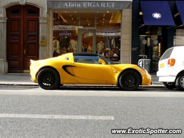 Lotus Elise spotted in Lyon, France