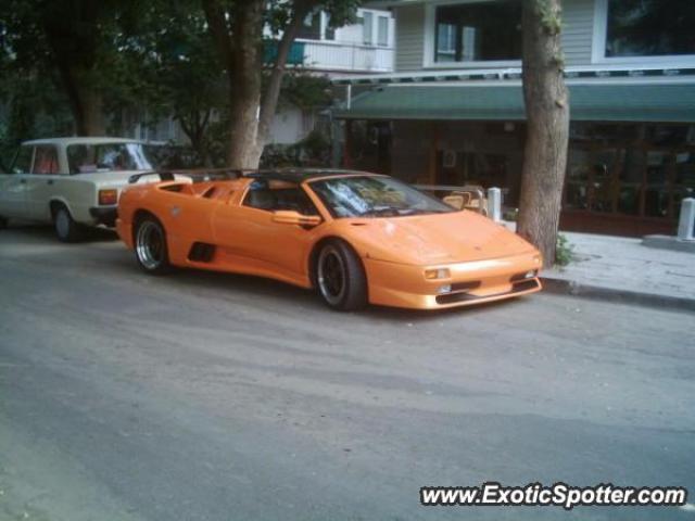 Lamborghini Diablo spotted in Istanbul, Turkey