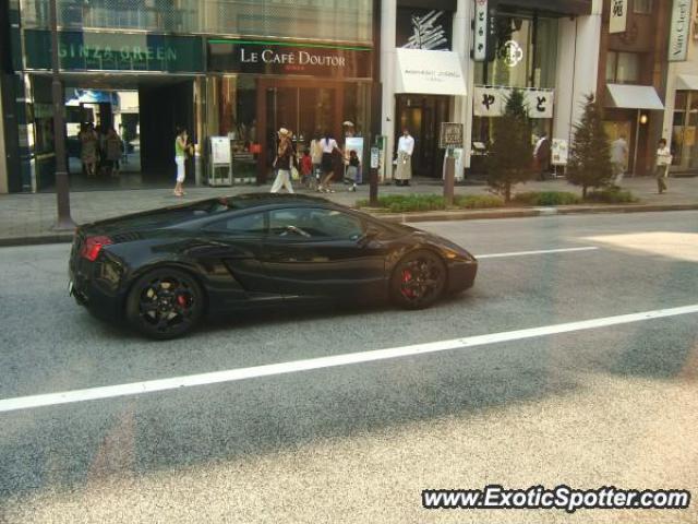 Lamborghini Gallardo spotted in Ginza, Japan