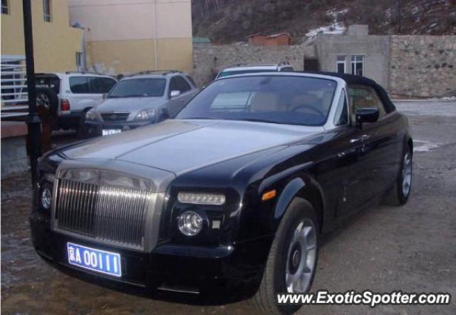 Rolls Royce Phantom spotted in Beijing, China