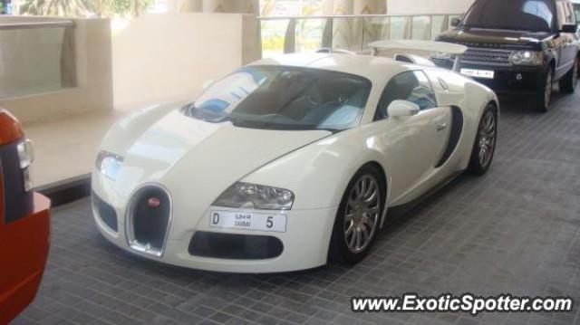 Bugatti Veyron spotted in Dubai, United Arab Emirates