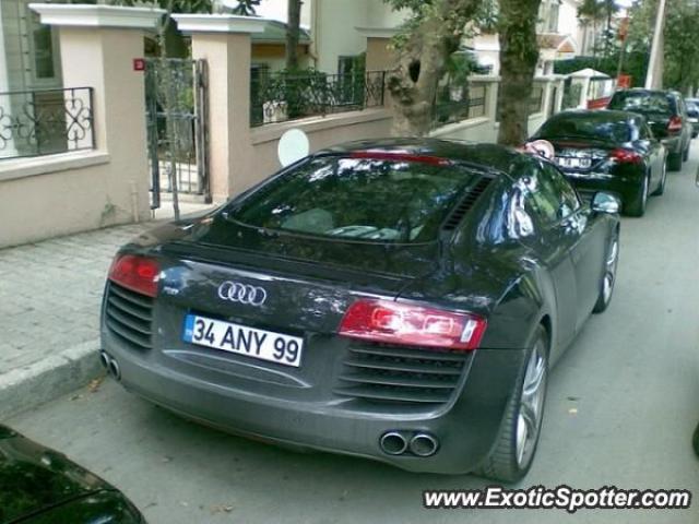 Audi R8 spotted in Istanbul, Turkey