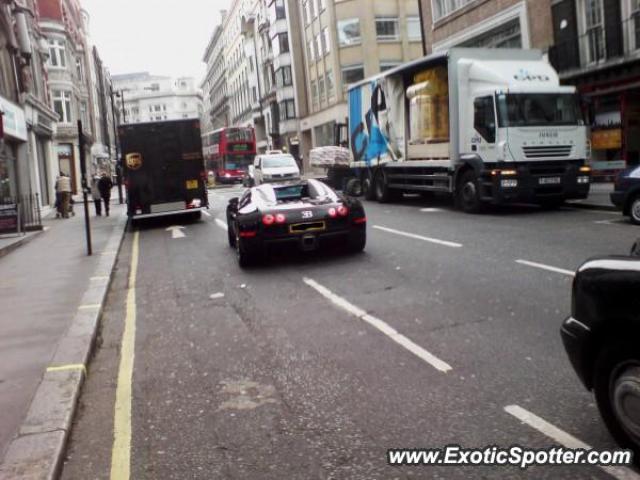 Bugatti Veyron spotted in LONDON, United Kingdom