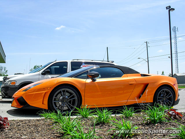 Lamborghini Gallardo spotted in London Ontario, Canada