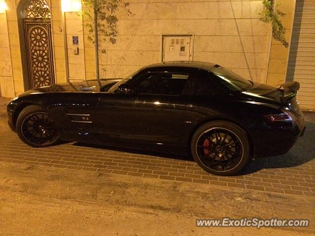 Mercedes SLS AMG spotted in Doha, Qatar