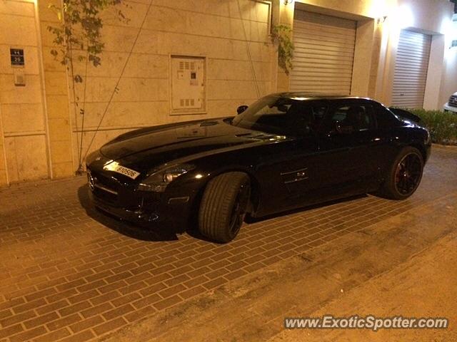 Mercedes SLS AMG spotted in Doha, Qatar