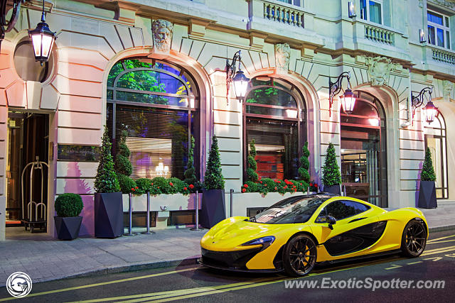 Mclaren P1 spotted in Paris, France