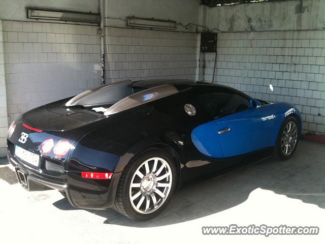 Bugatti Veyron spotted in Istanbul, Turkey