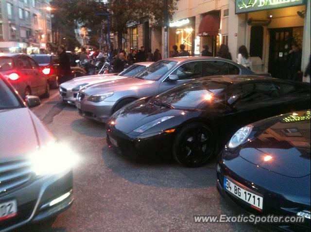 Lamborghini Gallardo spotted in Istanbul, Turkey