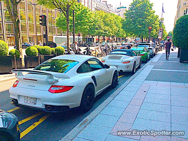 Porsche 911 GT3 spotted in Paris, France