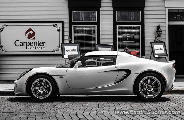 Lotus Elise spotted in Zionsville, Indiana