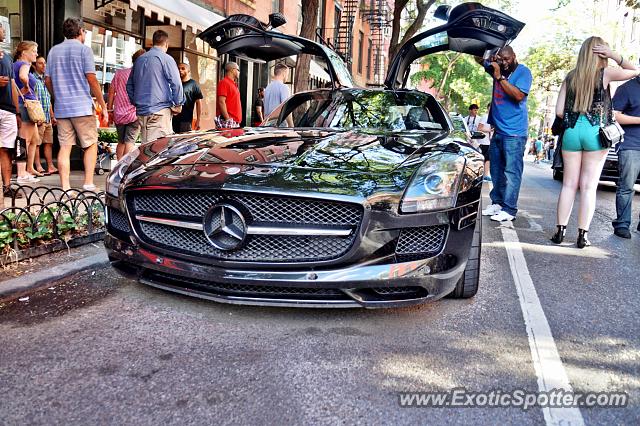 Mercedes SLS AMG spotted in Manhattan, New York