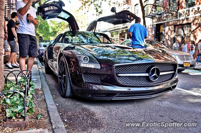 Mercedes SLS AMG spotted in Manhattan, New York