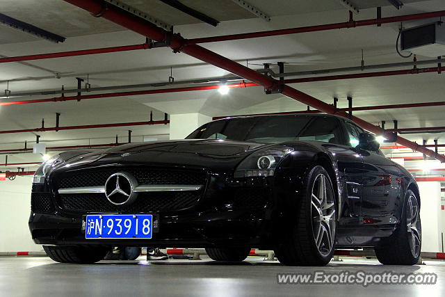 Mercedes SLS AMG spotted in Shanghai, China