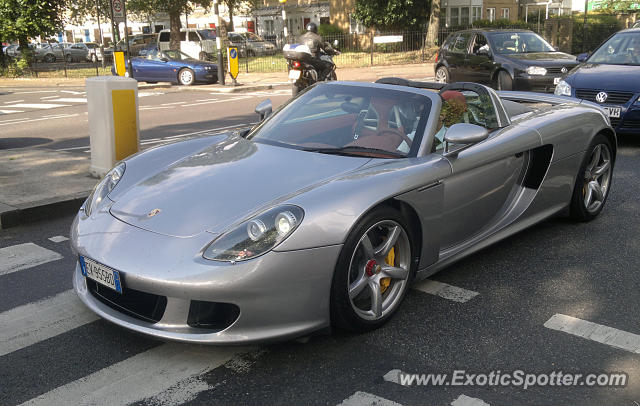 Porsche Carrera GT spotted in London, United Kingdom