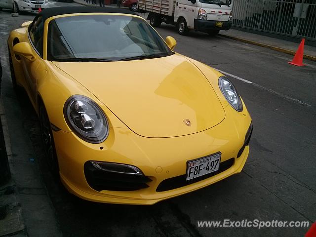 Porsche 911 Turbo spotted in Lima, Peru