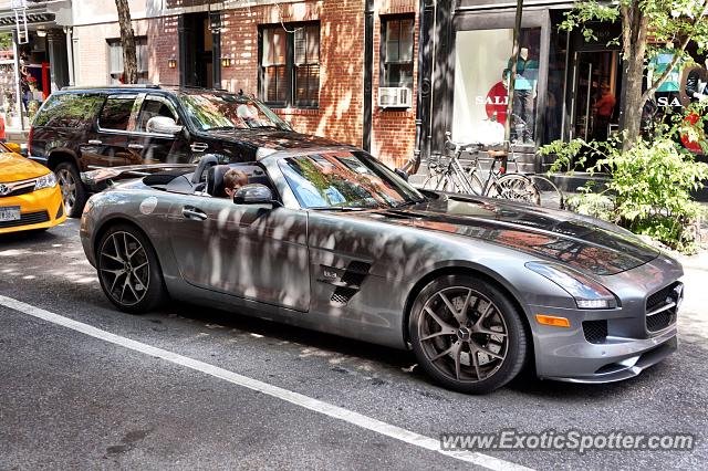 Mercedes SLS AMG spotted in Manhattan, New York