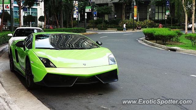 Lamborghini Gallardo spotted in Taguig City, Philippines