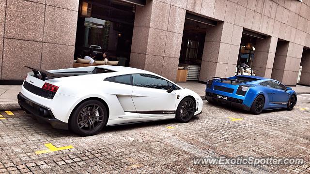 Lamborghini Gallardo spotted in Millenia Walk, Singapore