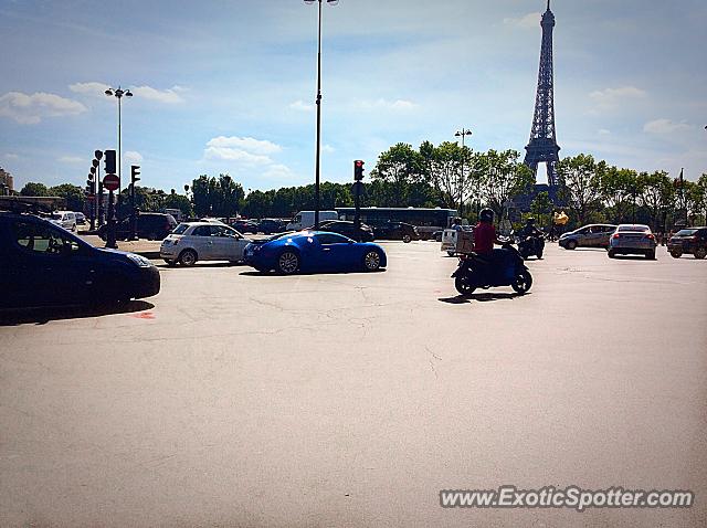 Bugatti Veyron spotted in Paris, France