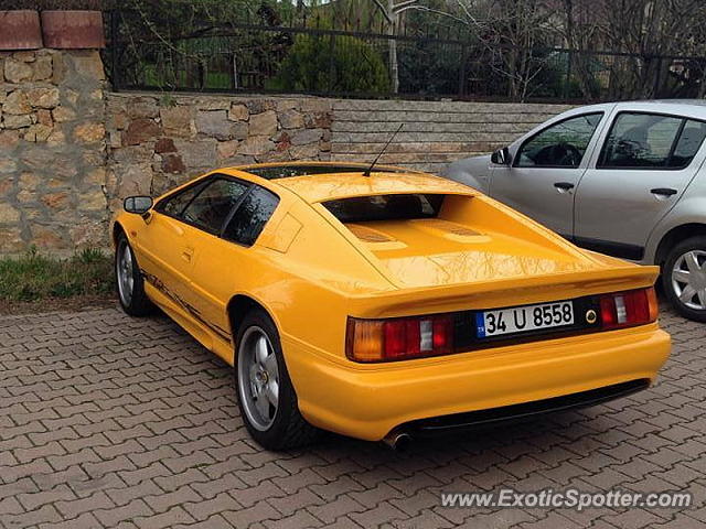 Lotus Esprit spotted in Istanbul, Turkey