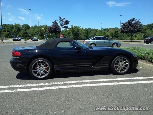 Dodge Viper spotted in Freehold, New Jersey