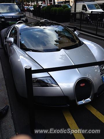 Bugatti Veyron spotted in Paris, France