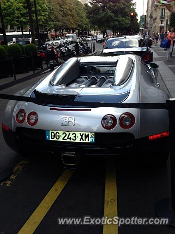 Bugatti Veyron spotted in Paris, France