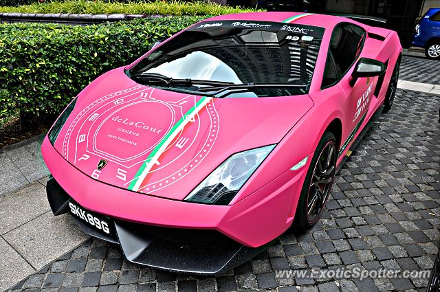 Lamborghini Gallardo spotted in KLCC Twin Tower, Malaysia