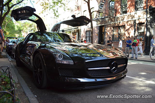 Mercedes SLS AMG spotted in Mannhattan, New York