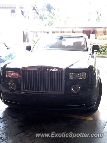 Rolls Royce Phantom spotted in Singapore, Singapore