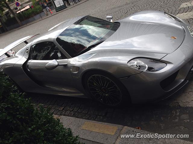 Porsche 918 Spyder spotted in Paris, France