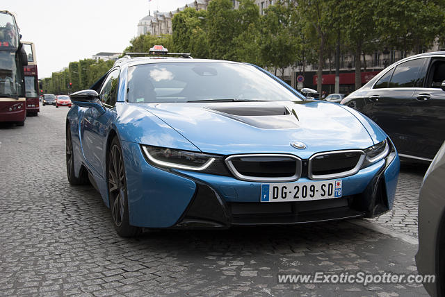 BMW I8 spotted in Paris, France