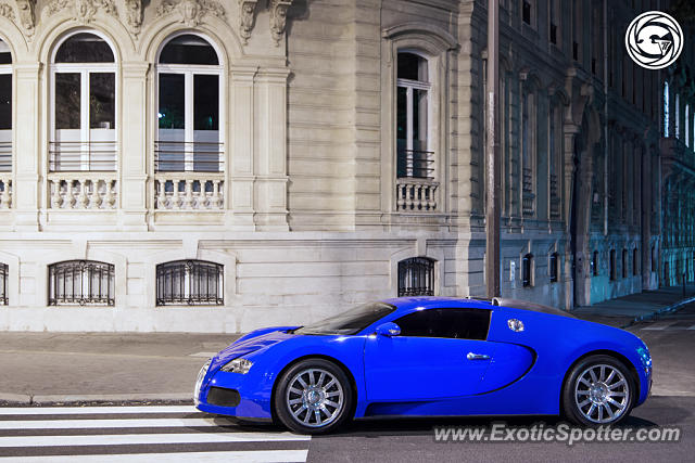 Bugatti Veyron spotted in Paris, France