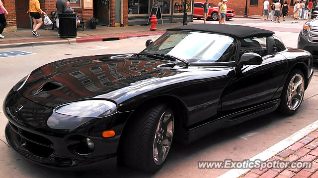 Dodge Viper spotted in Galena, Illinois