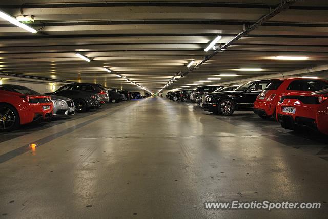 Ferrari 458 Italia spotted in Paris, France