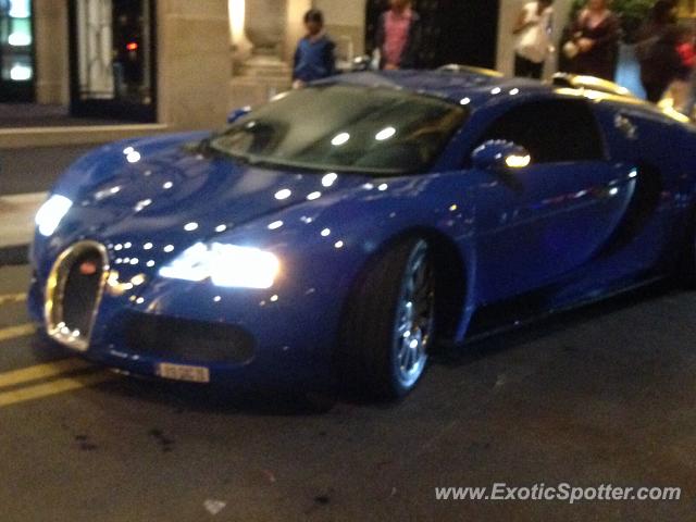 Bugatti Veyron spotted in Paris, France