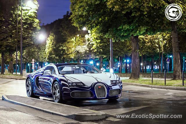 Bugatti Veyron spotted in Paris, France