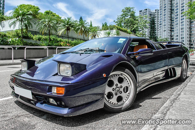 Lamborghini Diablo spotted in Hong Kong, China