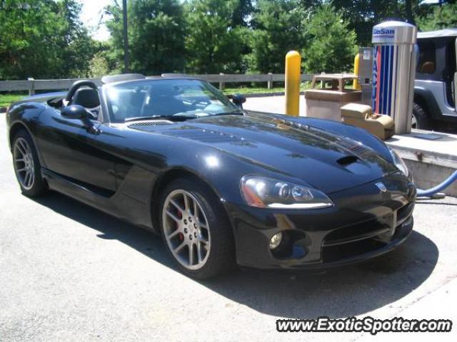 Dodge Viper spotted in Kinnelon, New Jersey