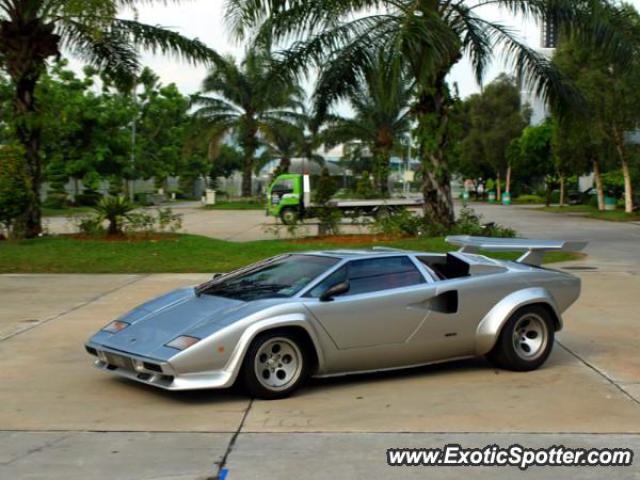 Lamborghini Countach spotted in Selangor, Malaysia