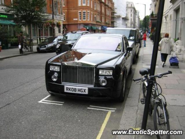 Rolls Royce Phantom spotted in London, Louisiana