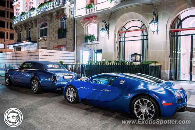 Bugatti Veyron spotted in Paris, France